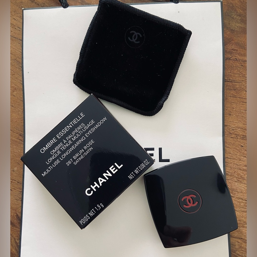 CHANEL Ombre Essentielle Eyeshadow in Brun Rose